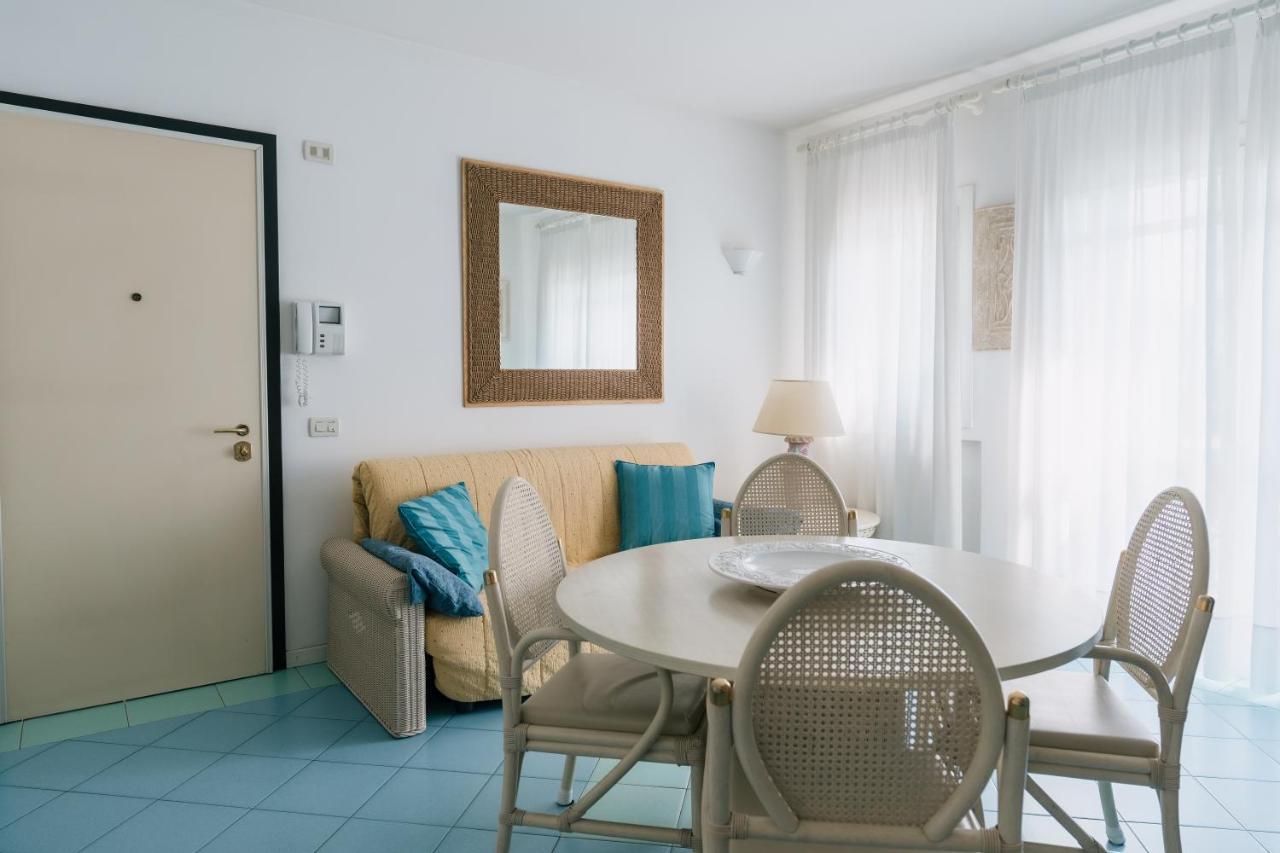 One-Bedroom Apartment,1195323121:JPEG